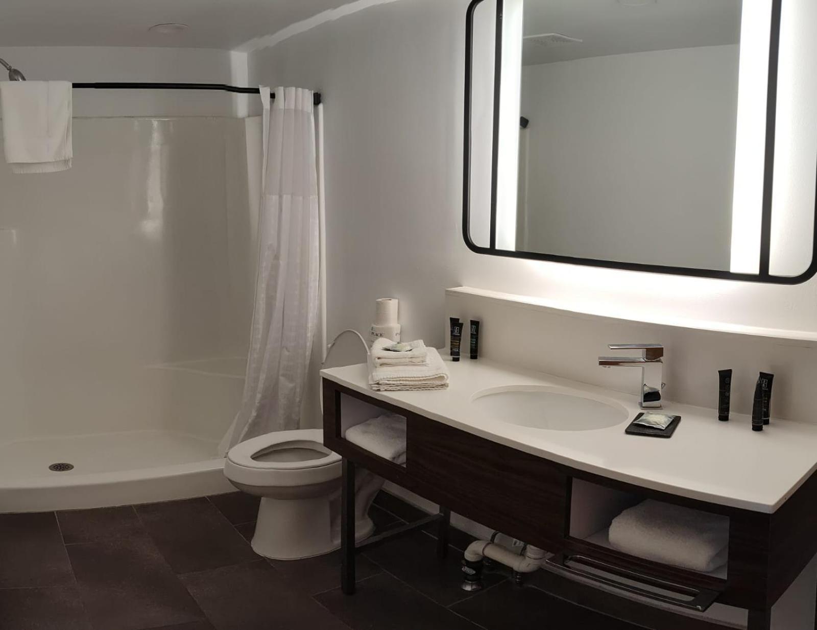 Penn Lodge Hotel & Suites Philadelphia - 本赛霖姆 外观 照片